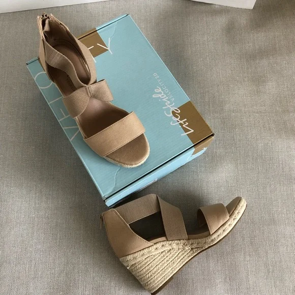LifeStride Womens Thrive Strappy Espadrille Wedge Sandal, Taupe, 8 US - Picture 11 of 14